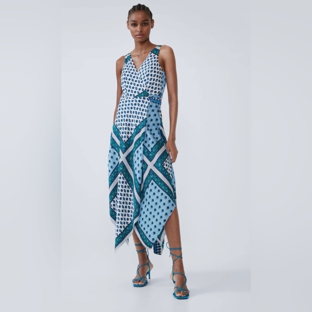 🔥 ZARA Blue & White Patterned Wrap Dress | Handkerchief Hem | Size L